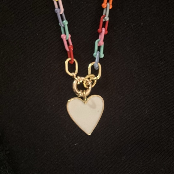 Funky fun necklace with heart charm - Picture 3 of 3